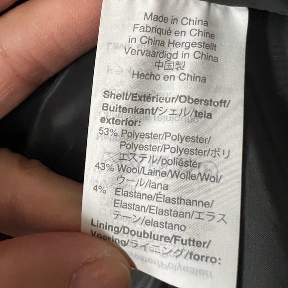 J Crew 365 Everyday Single Button Stretch Wool
Blazer/Jacket - size 4 - Picture 4 of 8